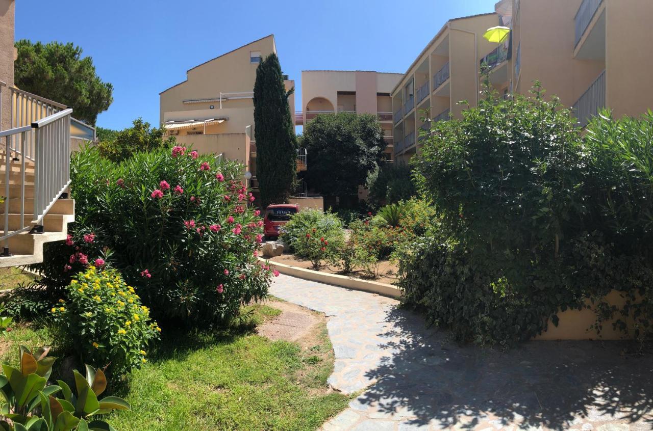 Ferienwohnung Duplex Renove Les Pieds Dans L'Eau Calvi  Exterior foto